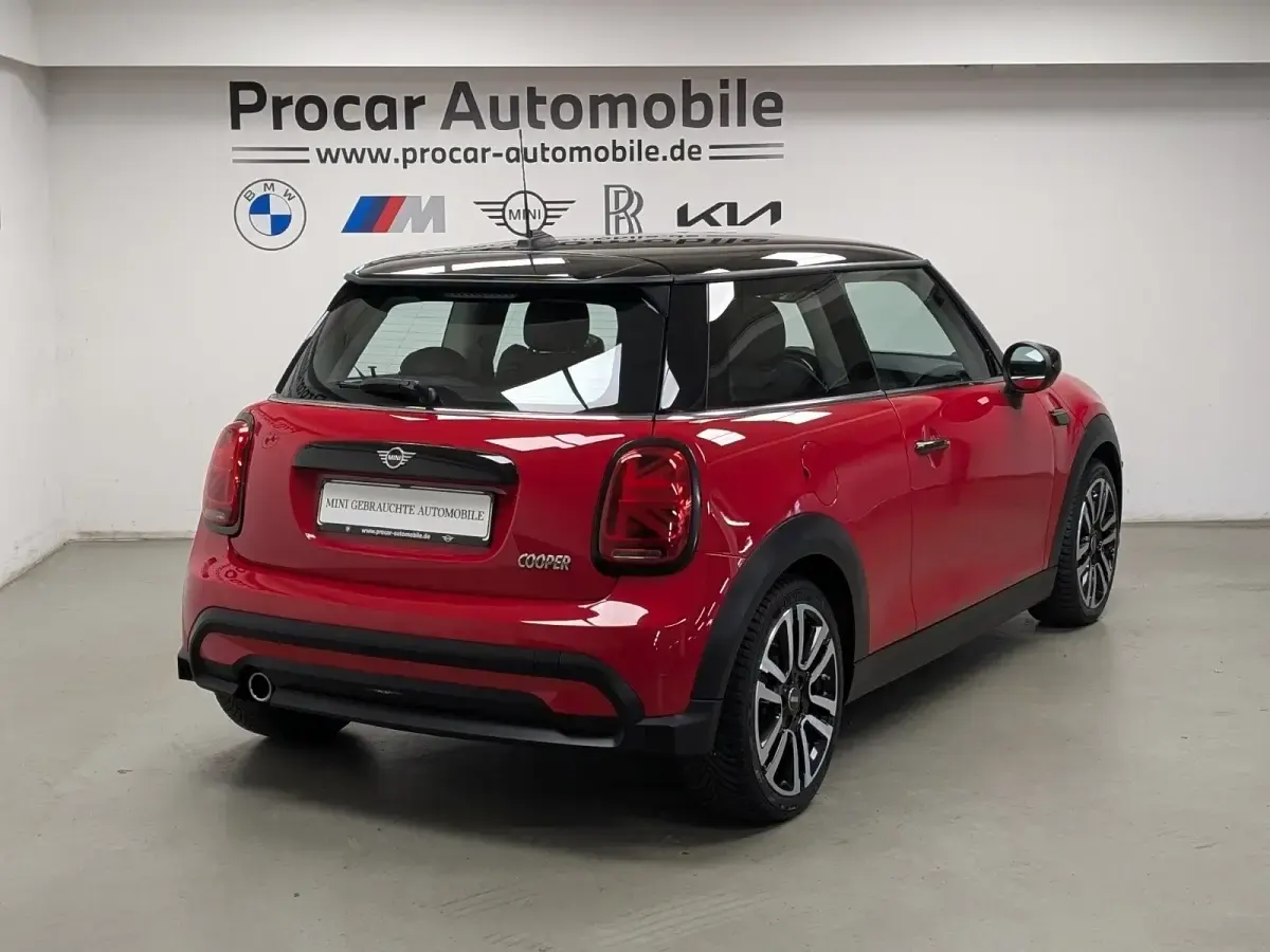 Gebraucht Mini Cooper Classic 136 PS (100 kW) 2021 Chili red Kleinwagen
