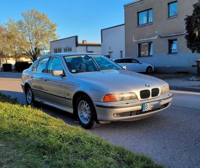 Gebraucht BMW 520 150 PS (110 kW) 1999 Silber Limousine