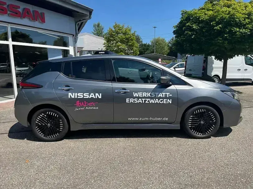 Gebraucht Nissan Leaf N-Connecta 110 kW (150 PS) 2023 Grau Kleinwagen
