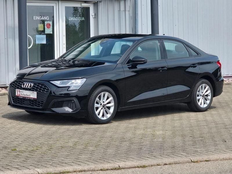 Schwarz Gebraucht 2022 Audi A3 Sport Limousine | 19.790 € (Fairer Preis) - Bild 1/4