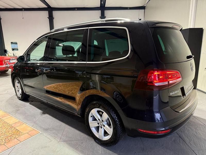Gebraucht VW Sharan Highline 150 PS (110 kW) 2021 Schwarz Van / Kleinbus