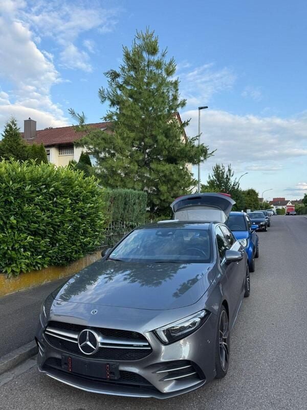 Grau Gebraucht 2020 Mercedes A35 AMG AMG Coupé | 31.999 € (Fairer Preis) - Bild 1/4