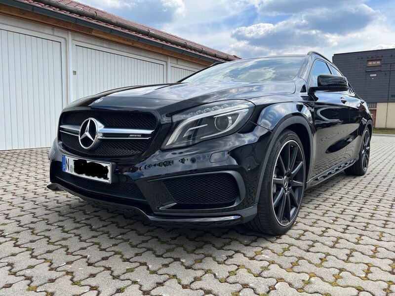 Schwarz Gebraucht 2017 Mercedes GLA45 AMG Night SUV | 29.750 € (Guter Preis) - Bild 1/4
