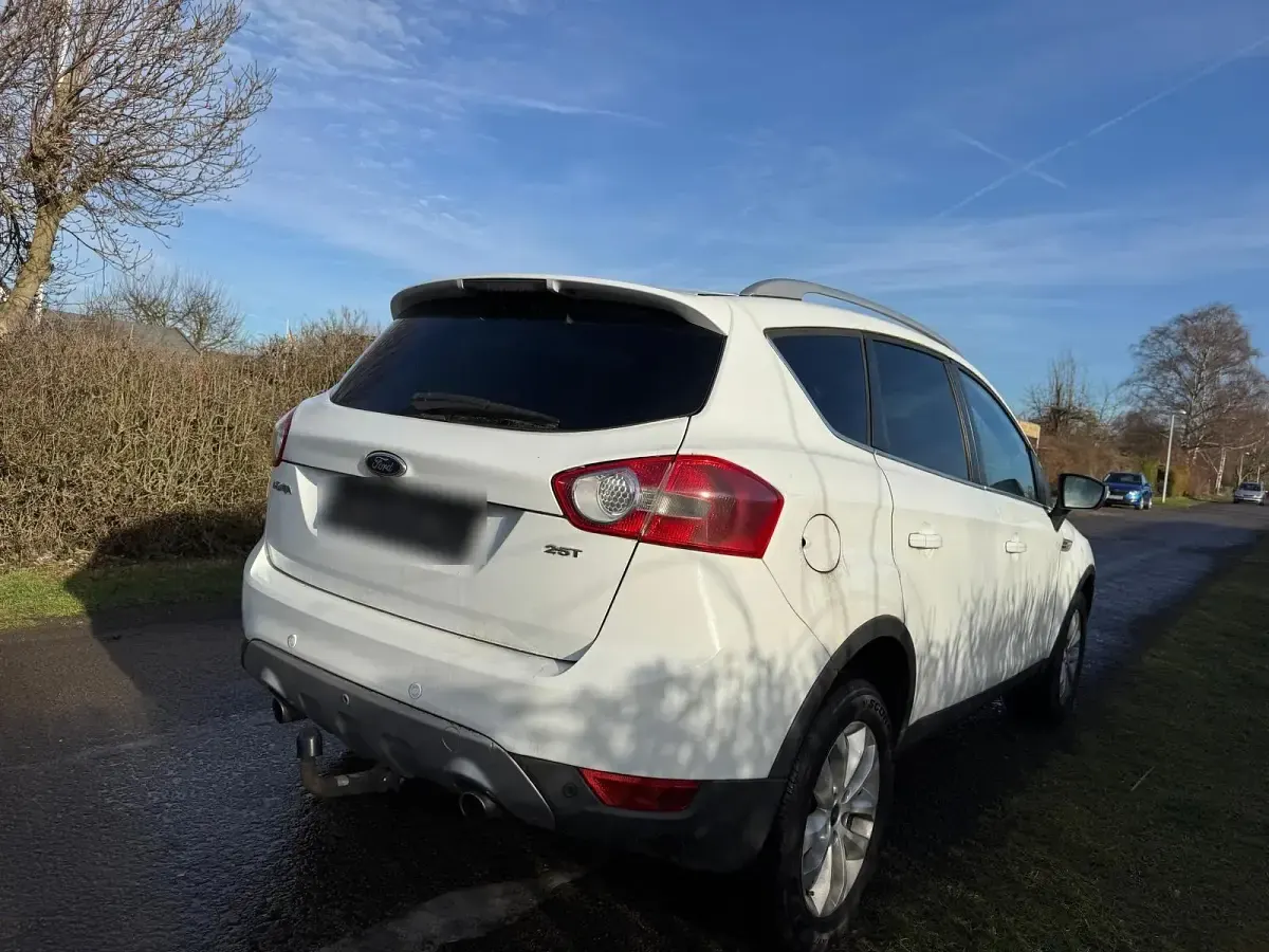 Gebraucht Ford Kuga 200 PS (147 kW) 2010 Weiß SUV