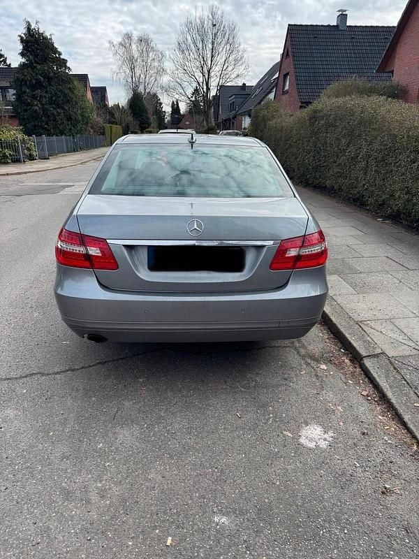 Gebraucht Mercedes E200 184 PS (135 kW) 2010 Grau Limousine