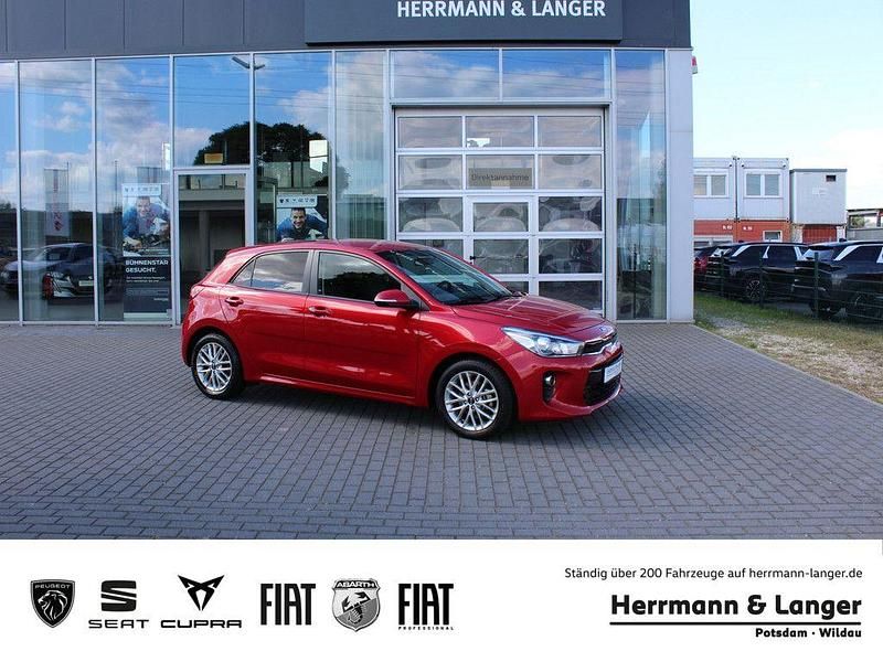 Rot Gebraucht 2019 Kia Rio DREAM-TEAM Edition Limousine | 12.999 € (Fairer Preis) - Bild 1/4
