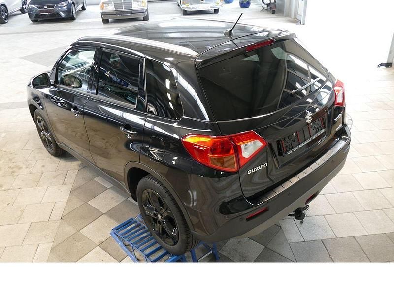 Gebraucht Suzuki Vitara 140 PS (102 kW) 2018 Schwarz SUV