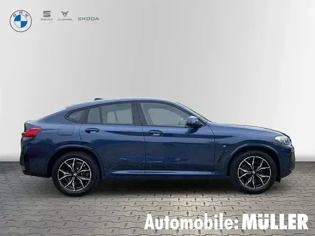 Gebraucht BMW X4 M Sport 190 PS (139 kW) 2025 Blau SUV