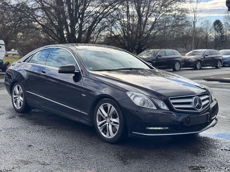Gebraucht Mercedes E350 265 PS (194 kW) 2012 Schwarz Coupé