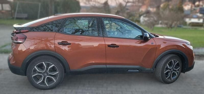 Używany Citroën e-C4 Feel 100 kW (136 KM) 2022 Brązowy SUV