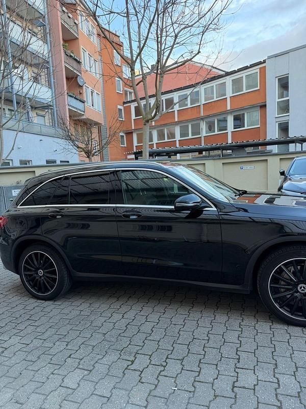 Gebraucht Mercedes GLC220 170 PS (125 kW) 2016 Schwarz SUV