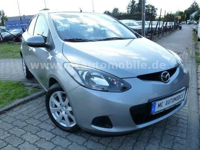 Gebraucht Mazda 2 Independence 75 PS (55 kW) 2009 Silber metallic Kleinwagen