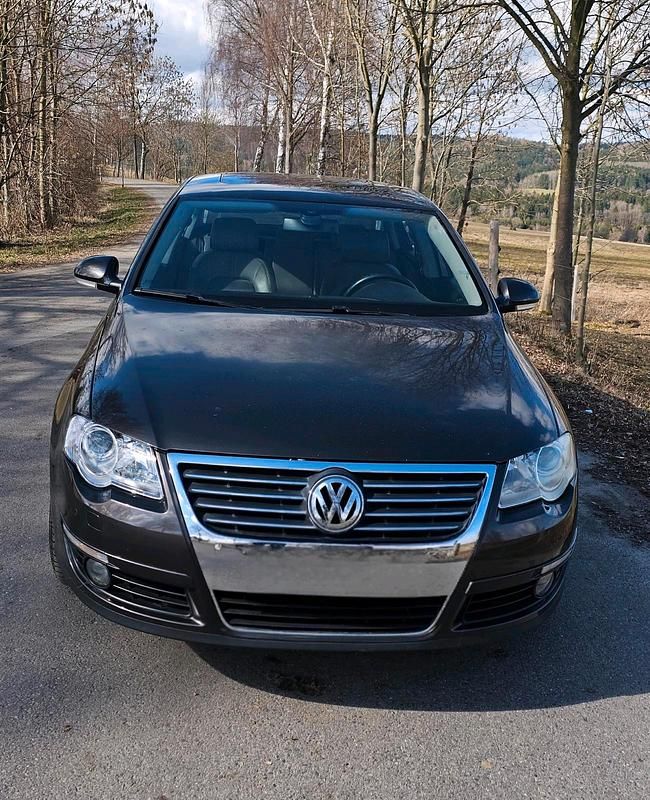 Gebraucht VW Passat 140 PS (102 kW) 2005 Braun Limousine