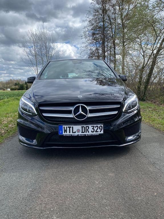 Gebraucht Mercedes B200 156 PS (114 kW) 2018 Schwarz Van / Kleinbus