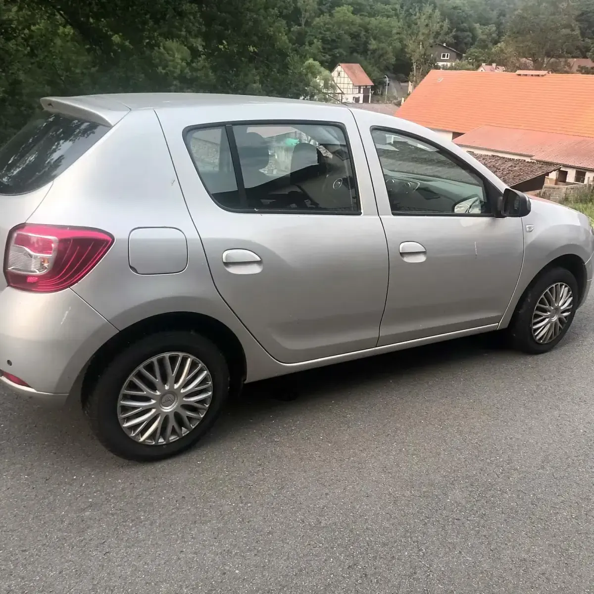 Gebraucht Dacia Sandero 90 PS (66 kW) 2015 Silber Kleinwagen