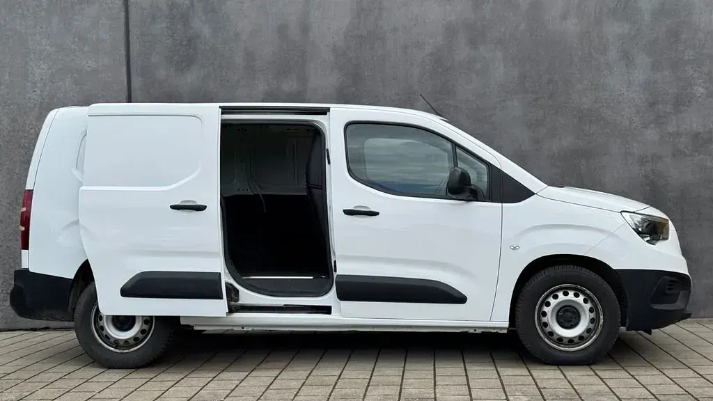 Gebraucht Opel Combo Edition 131 PS (96 kW) 2022 Weiß Van / Kleinbus