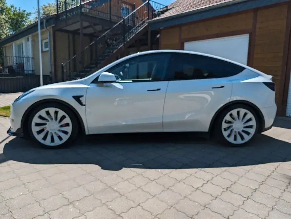 Used Tesla Model Y Performance 397 kW (540 HP) 2022 White SUV