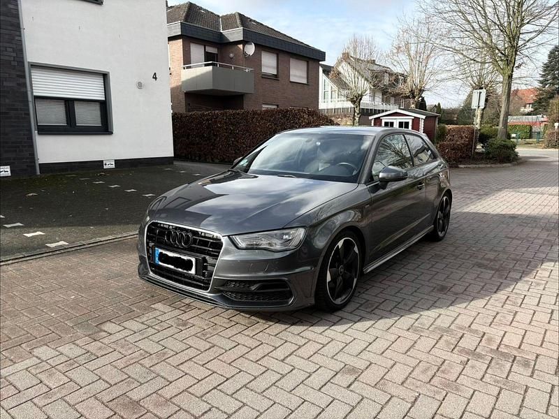 Gebraucht Audi A3 S-Line 110 PS (80 kW) 2015 Grau Limousine