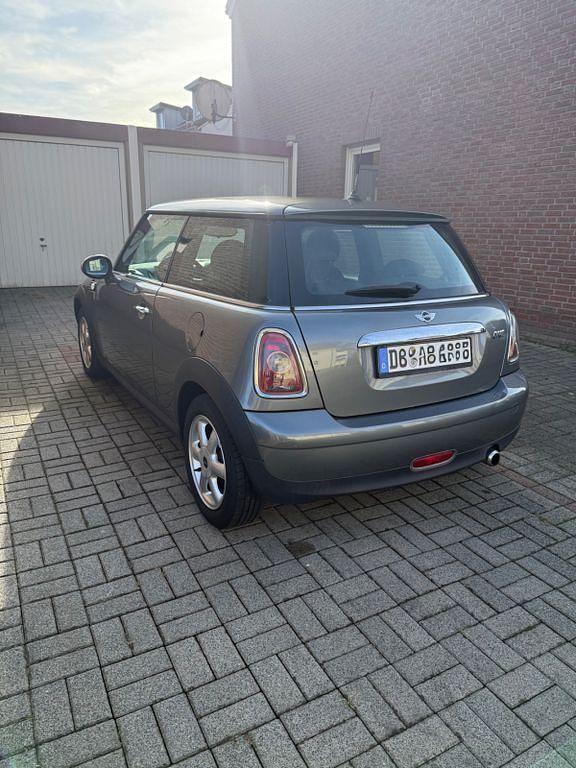 Gebraucht Mini ONE 98 PS (72 kW) 2010 Grau Kleinwagen