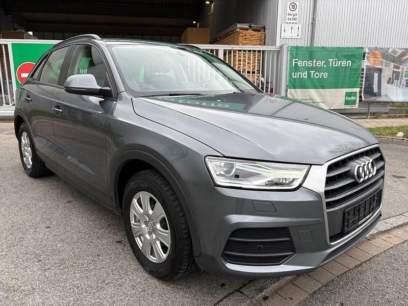 Używany Audi Q3 Basis 120 KM (88 kW) 2018 Szary SUV