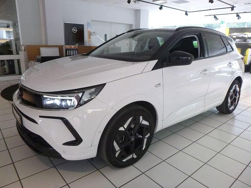 Weiß Gebraucht 2024 Opel Grandland X GSe SUV | 30.990 € (Fairer Preis) - Bild 1/4