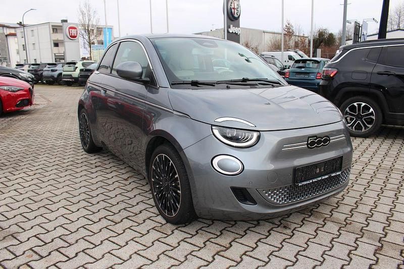 Gebraucht Fiat 500e La Prima 86 kW (118 PS) 2023 Grigio hts Kleinwagen
