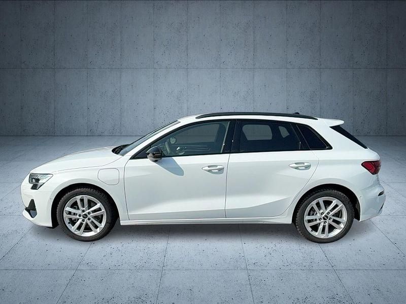 Gebraucht Audi A3 Advanced 204 PS (150 kW) 2025 Gletscherweiß metallic Limousine