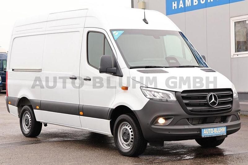 Używany Mercedes Sprinter 170 KM (125 kW) 2024 Biały Van