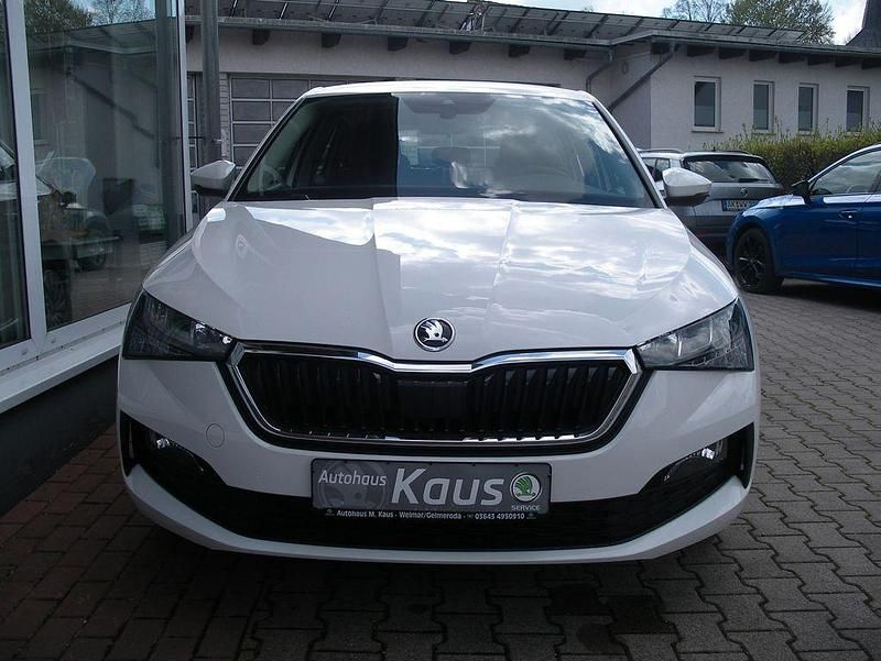 Occasion Skoda Scala Cool Plus 95 ch (69 kW) 2022 Blanc Citadine