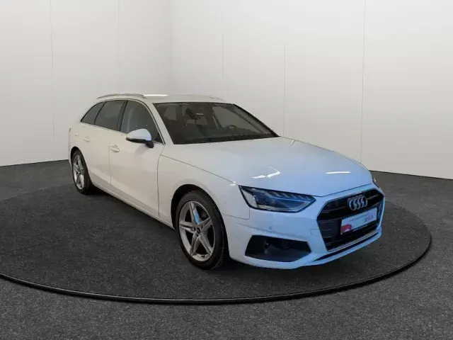 Gebraucht Audi A4 Ambiente 163 PS (119 kW) 2023 Weiss Kombi