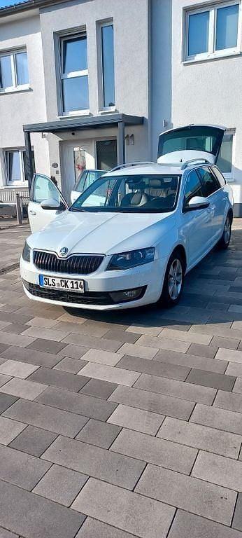 Gebraucht Skoda Octavia Elegance 150 PS (110 kW) 2014 Weiß Kleinwagen
