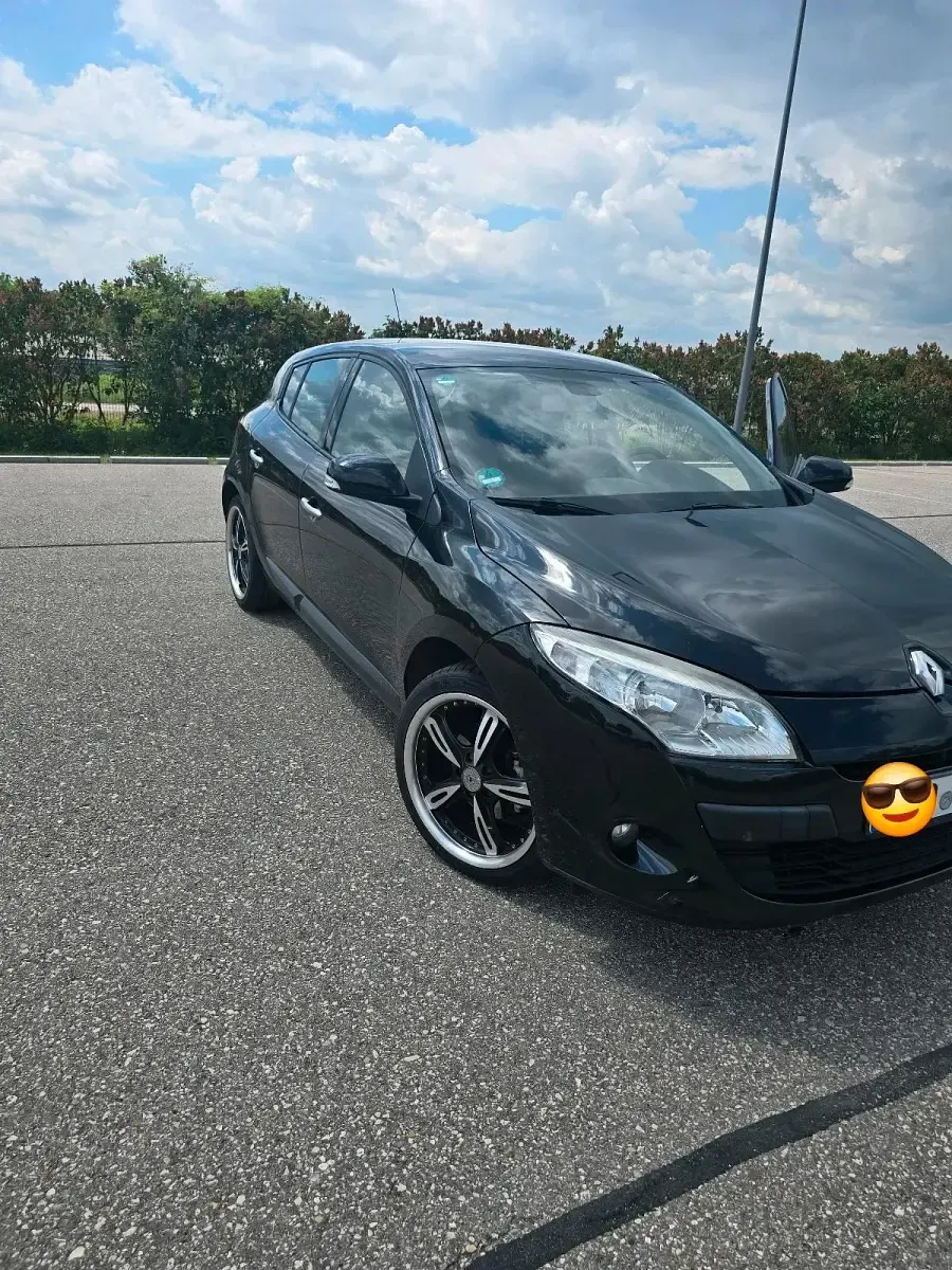Gebraucht Renault Mégane III 135 PS (99 kW) 2009 Schwarz Limousine