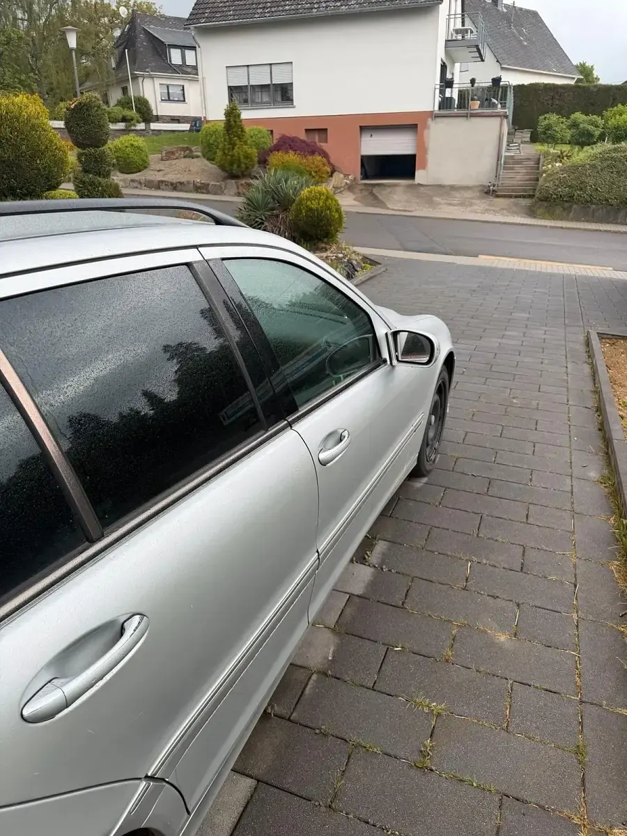 Gebraucht Mercedes C220 150 PS (110 kW) 2004 Silber Kombi