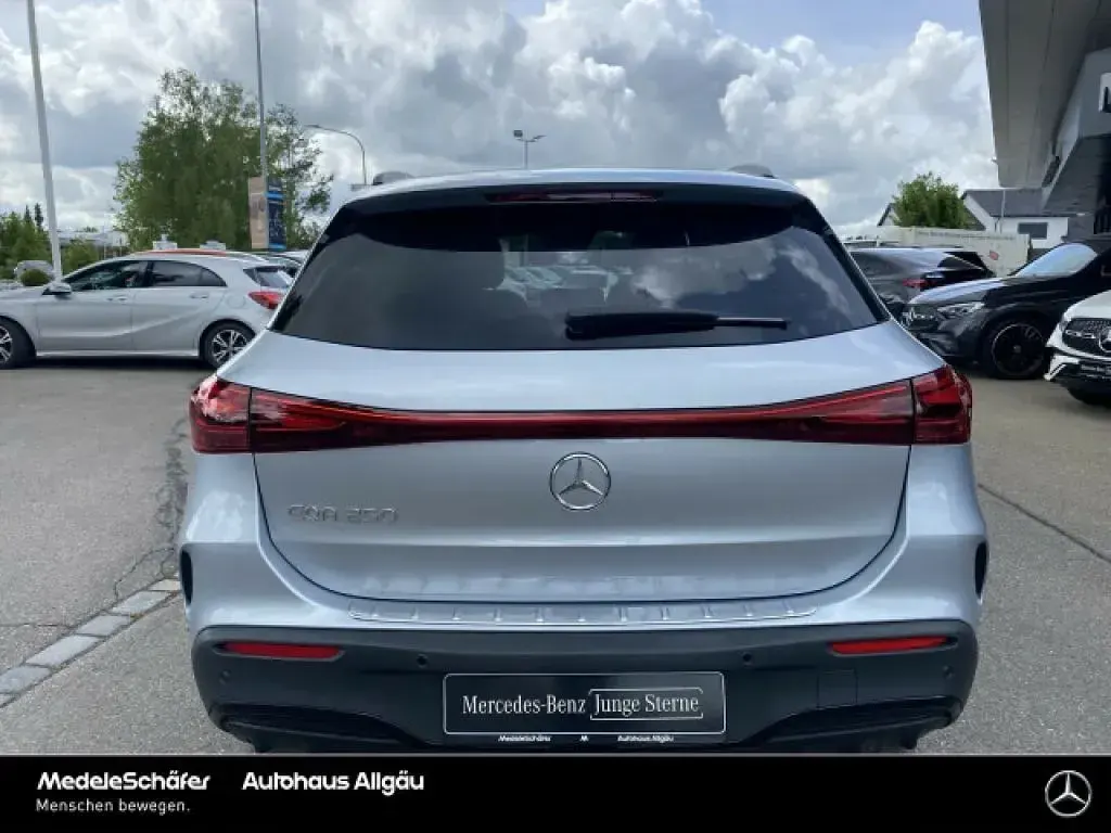 Używany Mercedes EQA250 AMG 139 kW (190 KM) 2025 Srebrny SUV