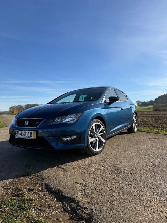 Blau Gebraucht 2013 Seat Leon FR Limousine | 7.250 € (Fairer Preis) - Bild 1/4