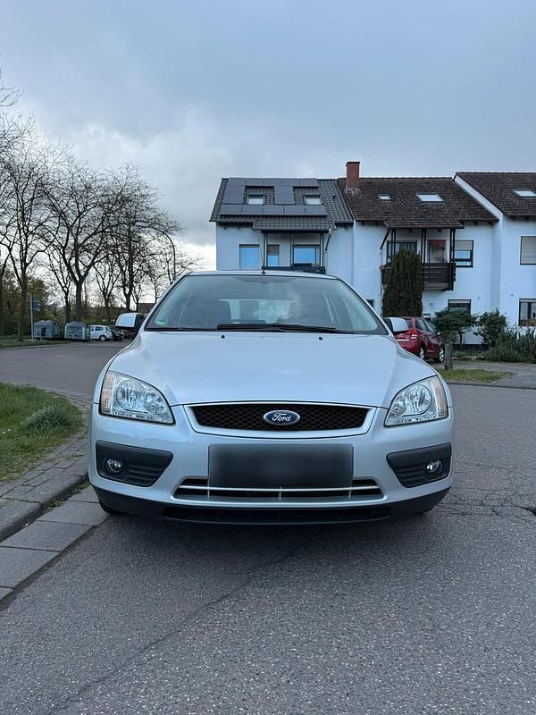 Gebraucht Ford Focus 101 PS (74 kW) 2006 Silber Kleinwagen