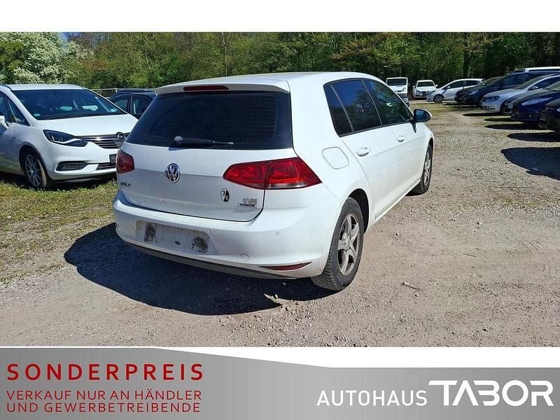 Usado VW Golf VII 86 HP (63 kW) 2014 Branco Sedan