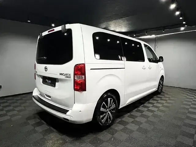 Gebraucht Toyota Proace 240 PS (176 kW) 2024 Weiss Van / Kleinbus