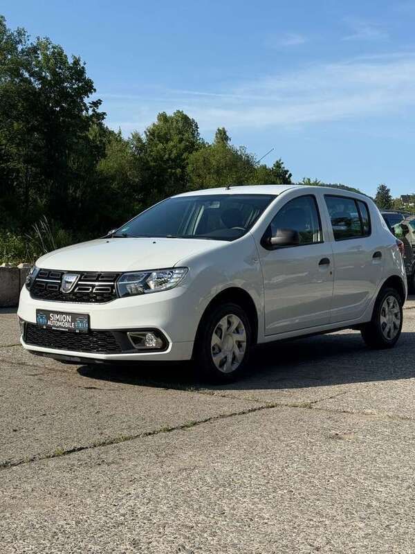 Weiß Gebraucht 2018 Dacia Sandero Essentiel Kleinwagen | 5.890 € (Guter Preis) - Bild 1/3
