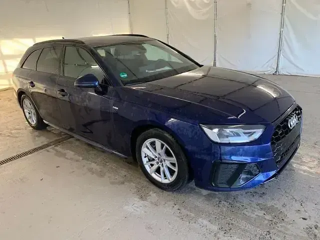 Gebraucht Audi A4 S-Line 204 PS (150 kW) 2022 Navarrablau metallic (metallic) Kombi
