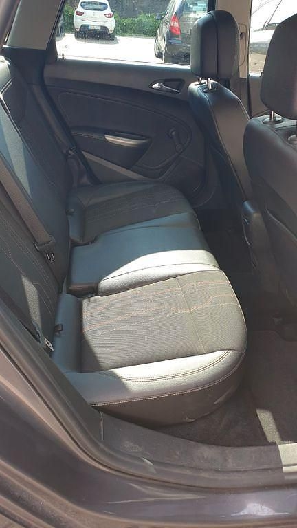 Second-hand Opel Astra 101 CP (74 kW) 2012 Maro Break