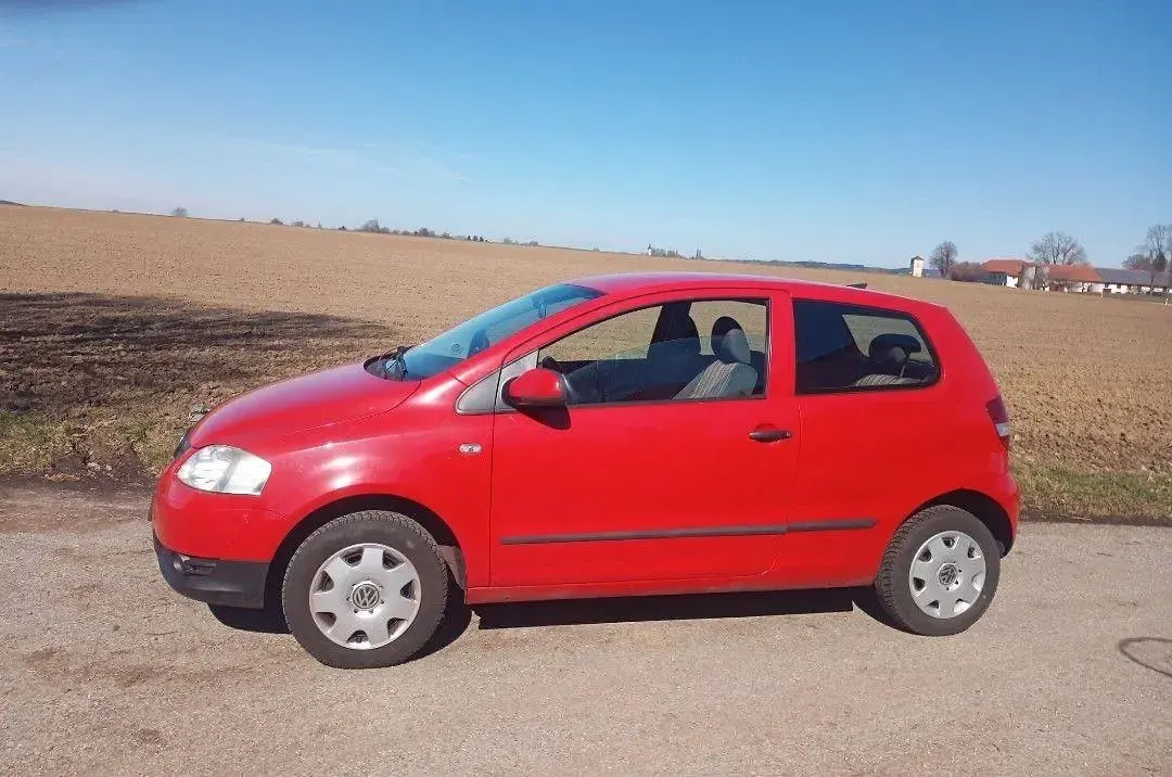 Gebraucht VW Fox 54 PS (39 kW) 2006 Rot Kleinwagen