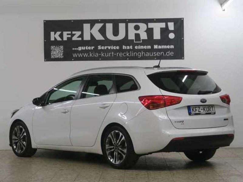 Gebraucht Kia Ceed 135 PS (99 kW) 2015 Deluxeweiss (metallic) Kleinwagen