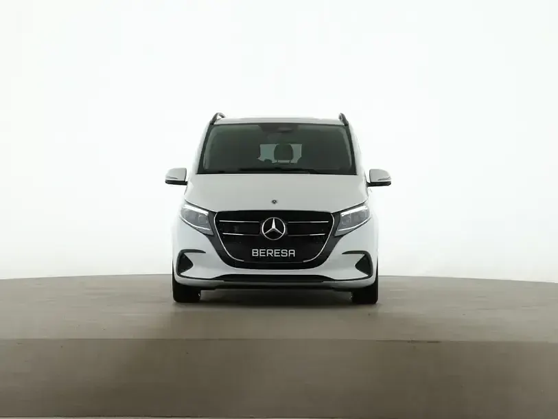 Gebraucht Mercedes V220 Style 163 PS (119 kW) 2026 Weiss Van / Kleinbus