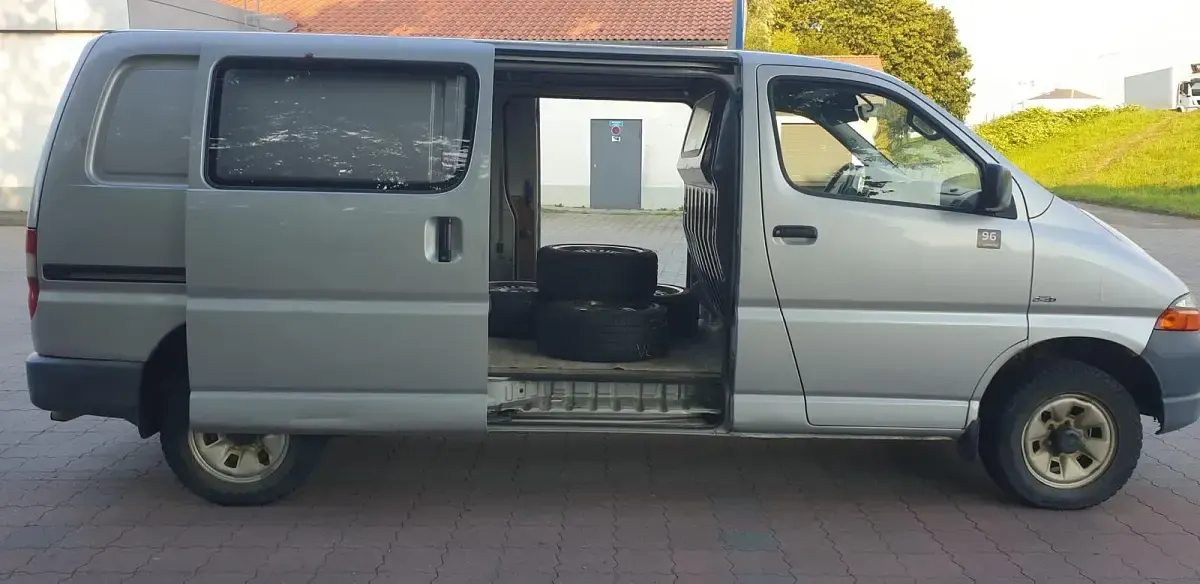 Gebraucht Toyota HiAce 109 PS (80 kW) 2003 Grau Van / Kleinbus