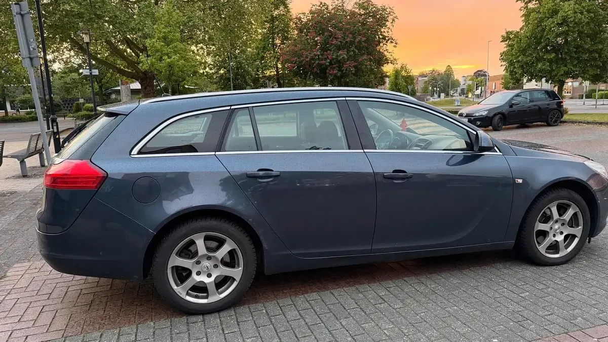 Gebraucht Opel Insignia 160 PS (117 kW) 2009 Blau Limousine