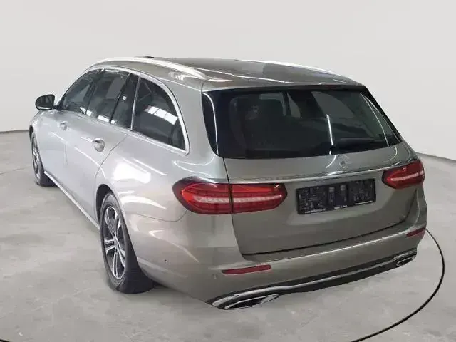 Gebraucht Mercedes E220 Exclusive 2023 Andere Limousine
