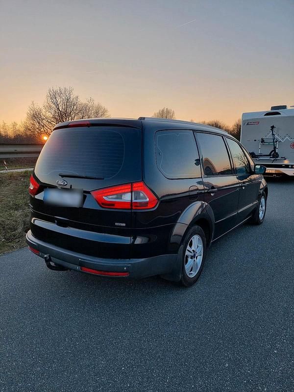 Second-hand Ford Galaxy 140 CP (102 kW) 2010 Negru Monovolum