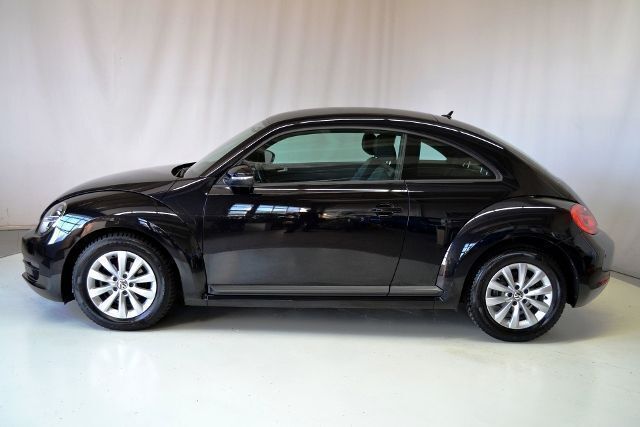 Second-hand VW Beetle 105 CP (77 kW) 2012 Negru Hatchback