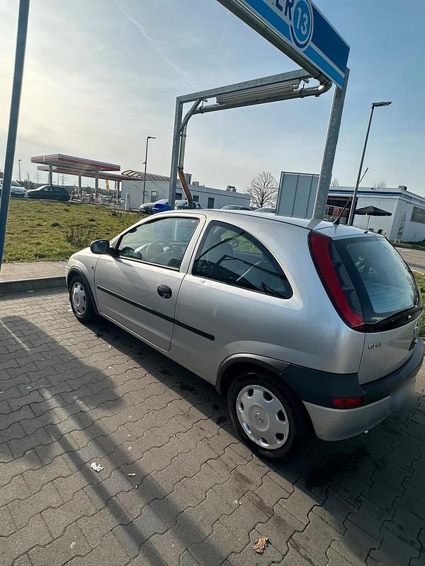 Gebraucht Opel Corsa 58 PS (42 kW) 2001 Silber Kleinwagen